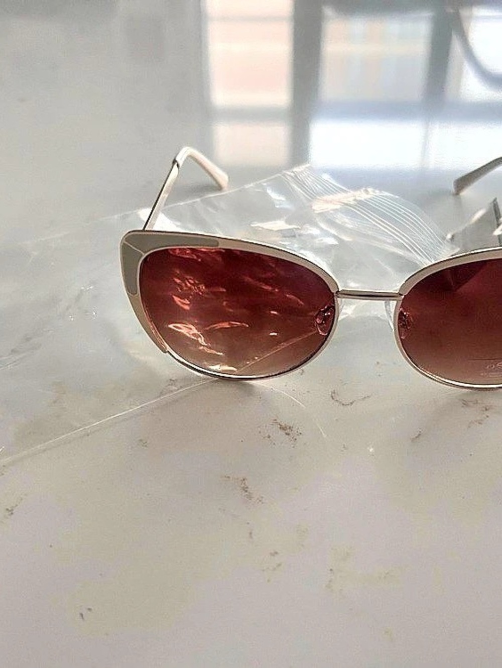 Oscar De La Renta Women's Cat Eye Sunglasses in Brown & Gold NWT